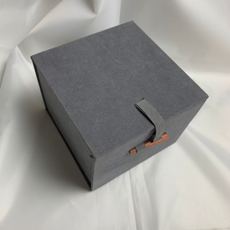 Hot Sale Custom Logo Cardboard Paper Luxury Packaging For Present Foldable Card Folding With Lid Closure Gift Box