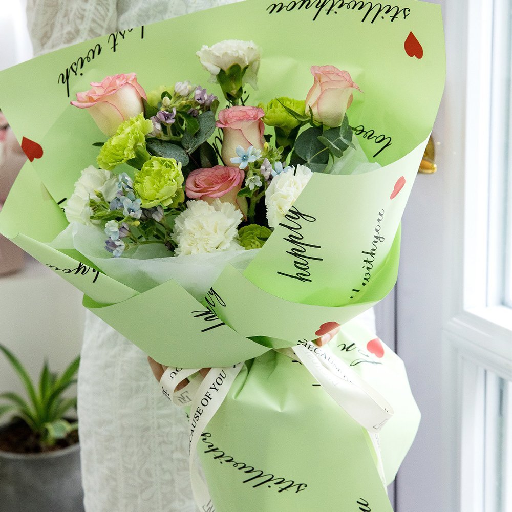 High Quality Flower Packaging Paper Heart Pattern Waterproof Flower Gift Wrapping Packaging Paper
