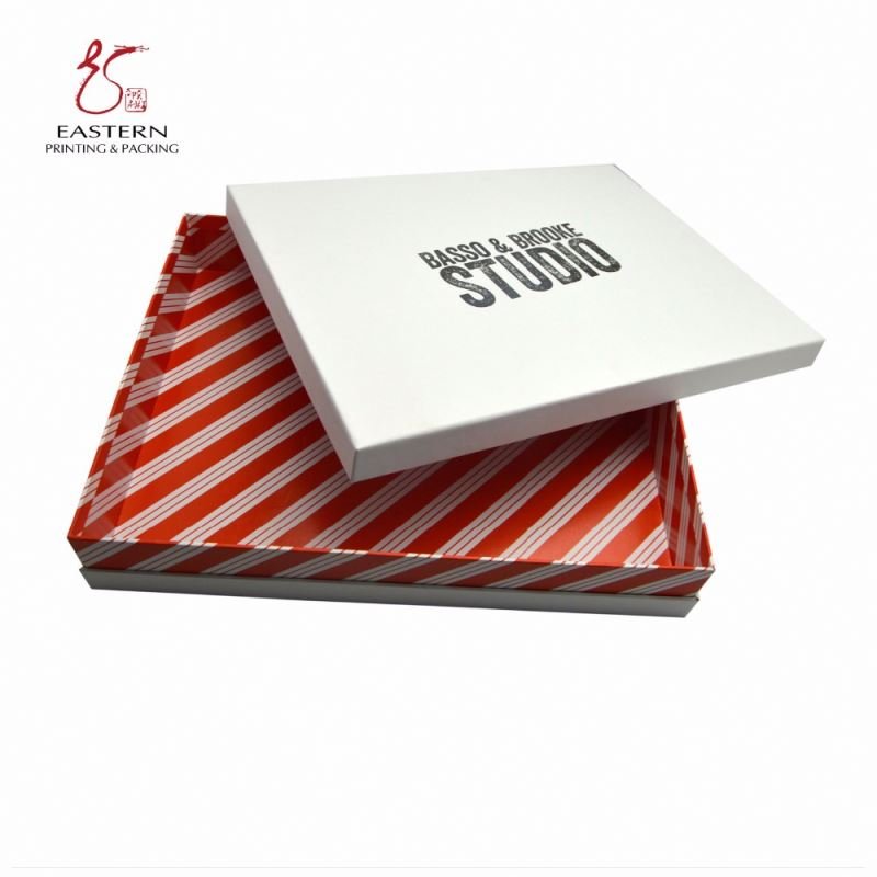 Wholesale Custom Branded Printed Clothing Paper Packaging Box with PVC Window