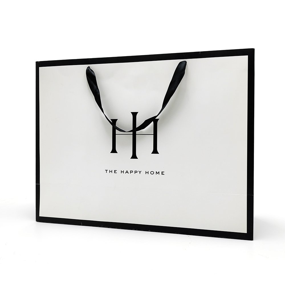 Wholesale Custom Logo Cardboard Luxury Shopping Jewelry Clothes Cosmetic Paper Bag White Gift Bags Packaging with Black Frame