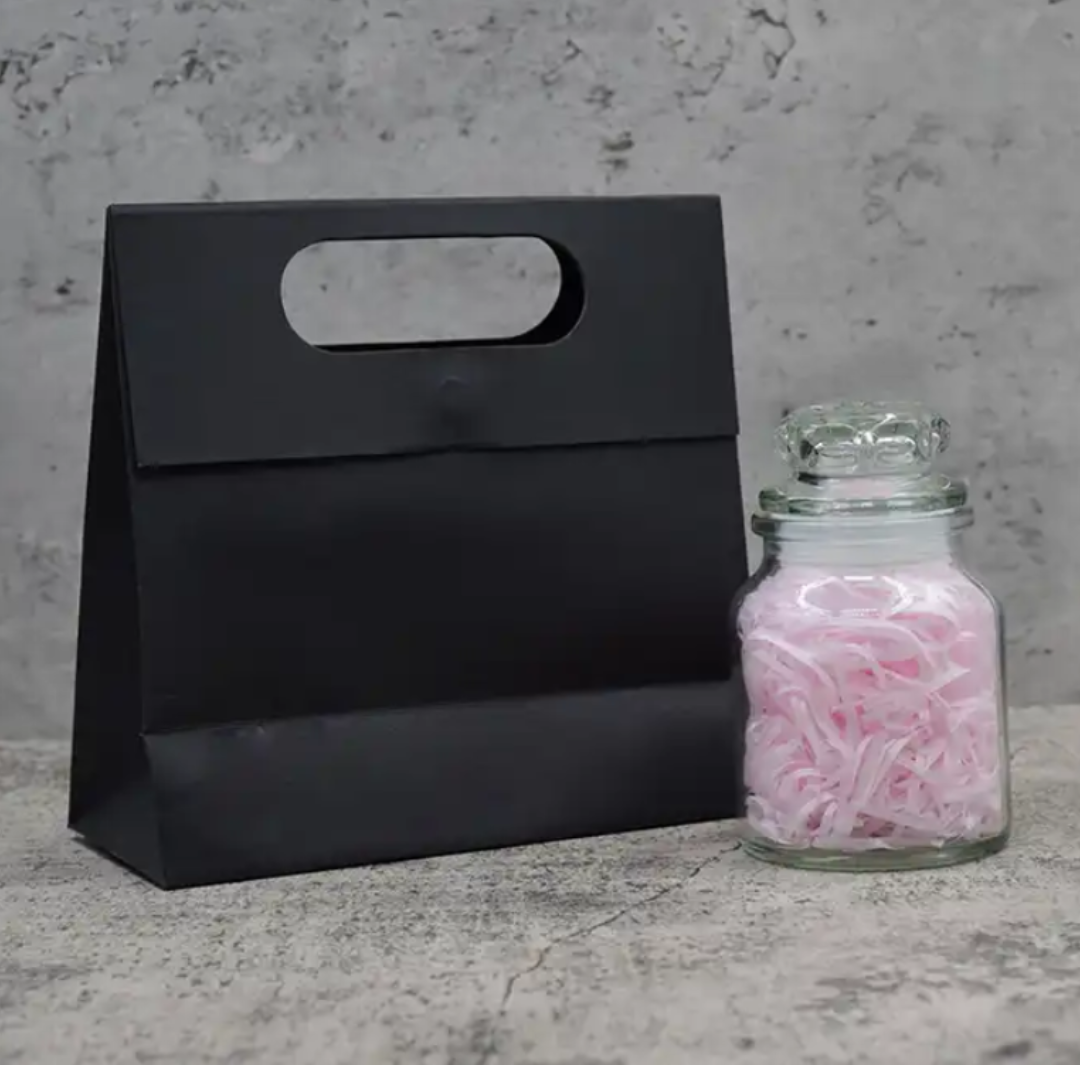 Black Kraft Paper Bag With Die Cut Handle for Cosmetics Wholesale Custom Printed High Quality Thank You Gift Bag