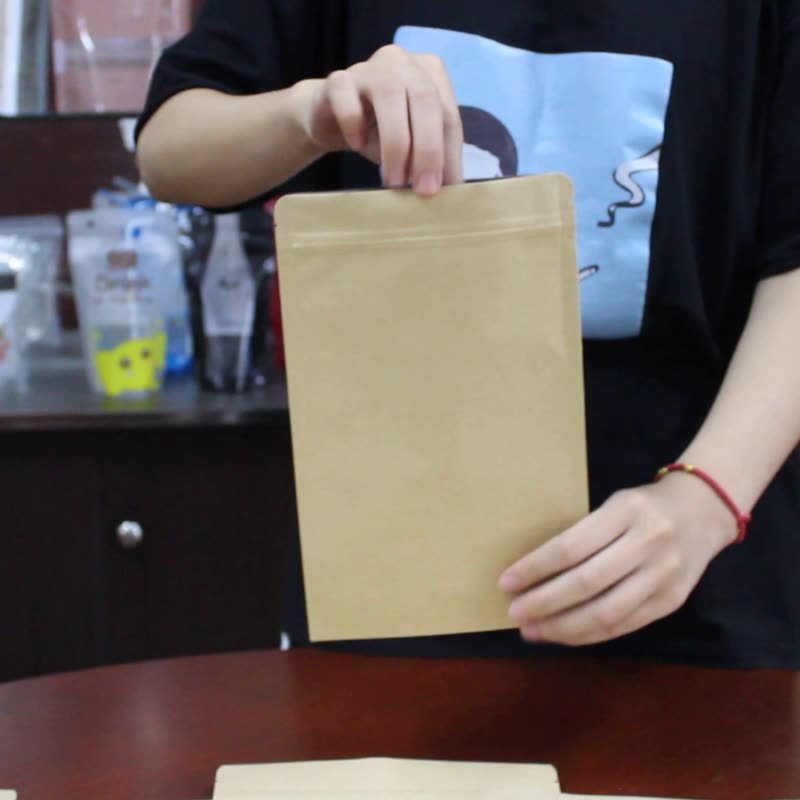 Kraft Paper Vacuum Sealable Bags Mylar Heat Seal Pouches for Sample Food Storage Packaging with Tear Notches