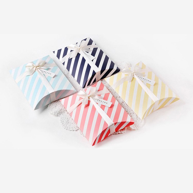 Luxury Custom Printed Paper Cardboard Pillow Shaped Wedding Party Gifts Candy Packaging Box with Customized Ribbon Art