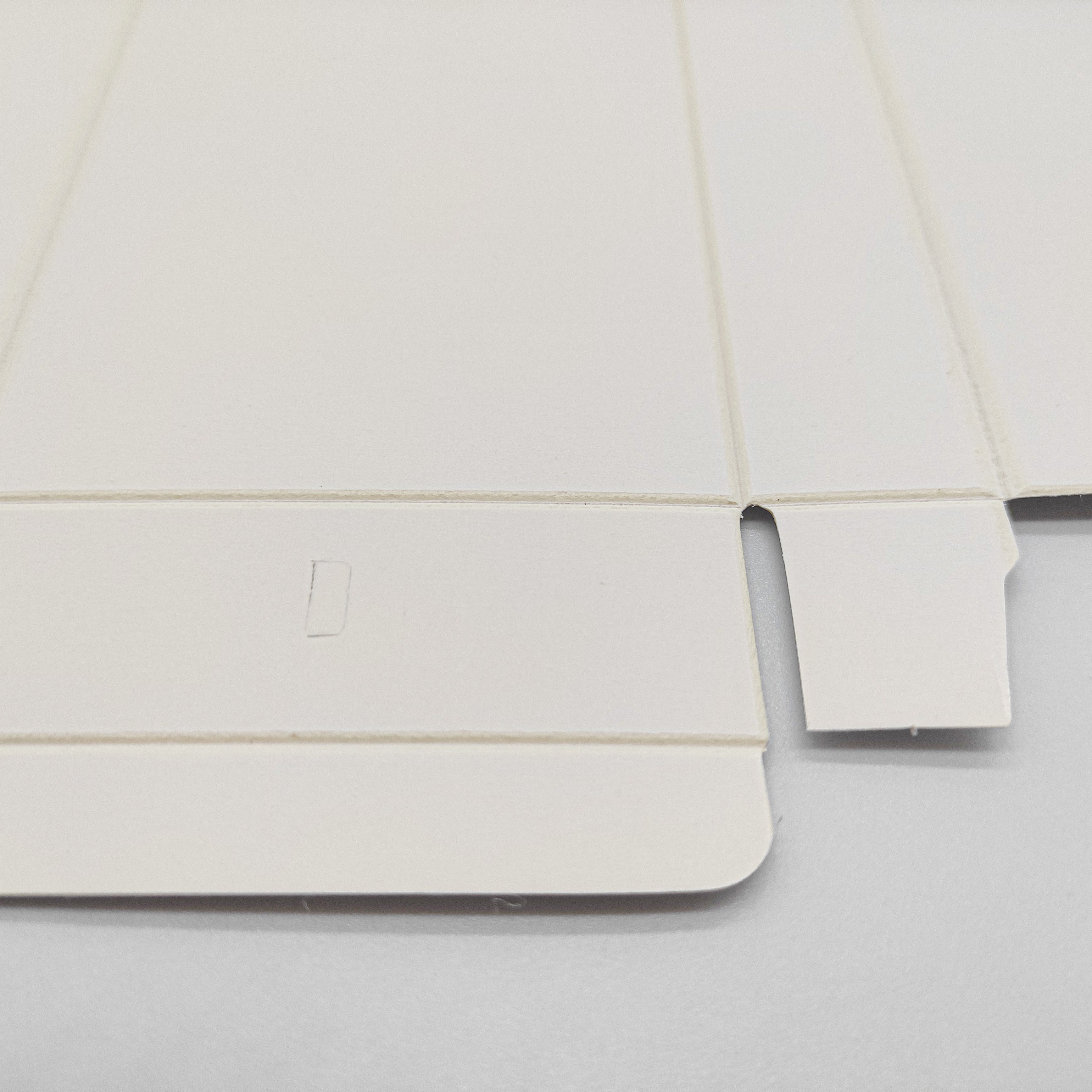 Luxury Packing White Headphone Data Cable Custom Mobile Phone Tempered Film Carton Manufacturer Packing Carton Earphones Accept