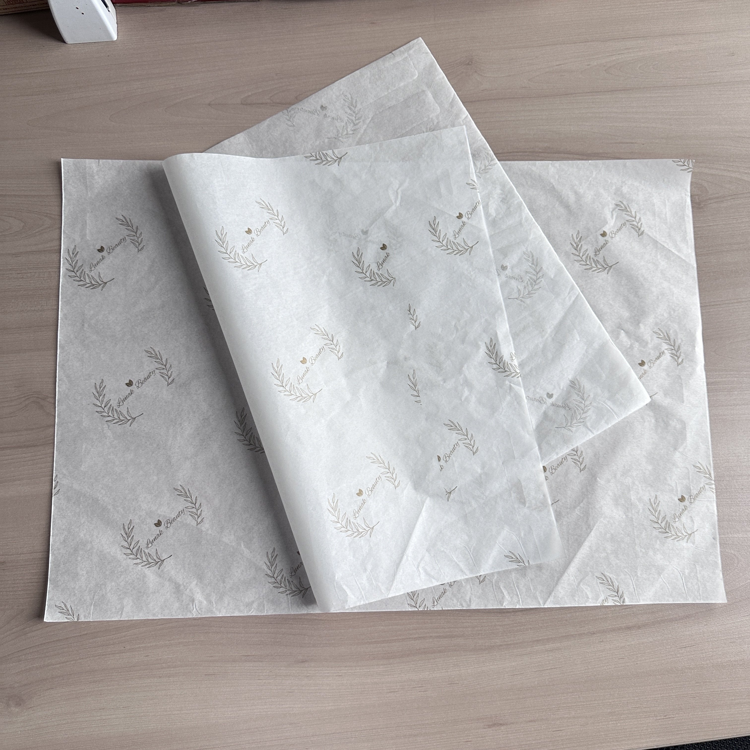 Custom Print Shoe Box Clothing Packaging Tissue Paper Wholesale Floral Packaging Bouquet Silk Wrapping Paper