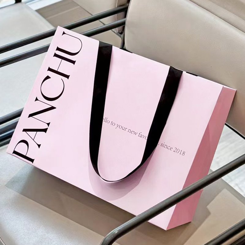 Luxury Custom Pink Retail Boutique Shopping Paper Gift Bag Cardboard Packaging Bags With Your Own Logo Print Handle