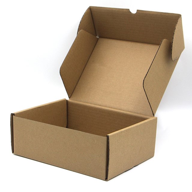 Kraft paper shipping box brown color