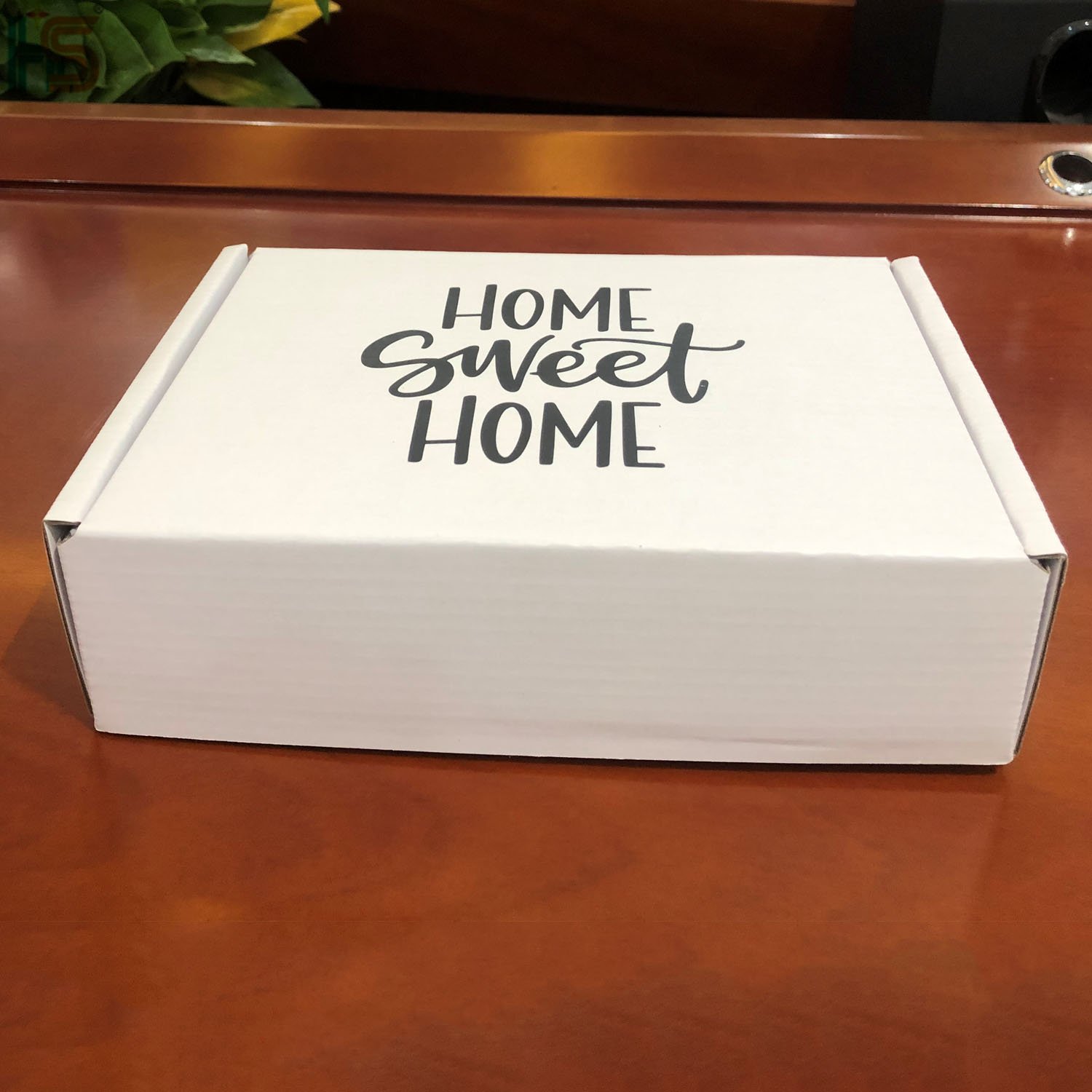 Wholesale Custom Logo White Corrugated Cardboard White Mailing Packaging Boxes For Socks