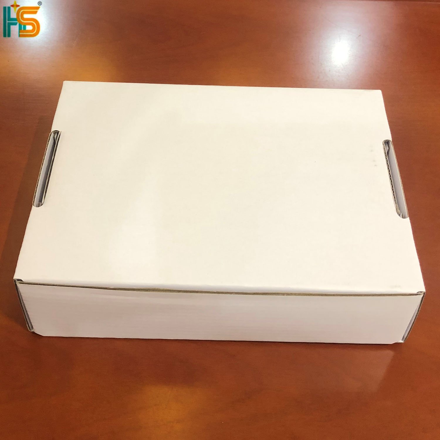 Wholesale Custom Logo White Corrugated Cardboard White Mailing Packaging Boxes For Socks