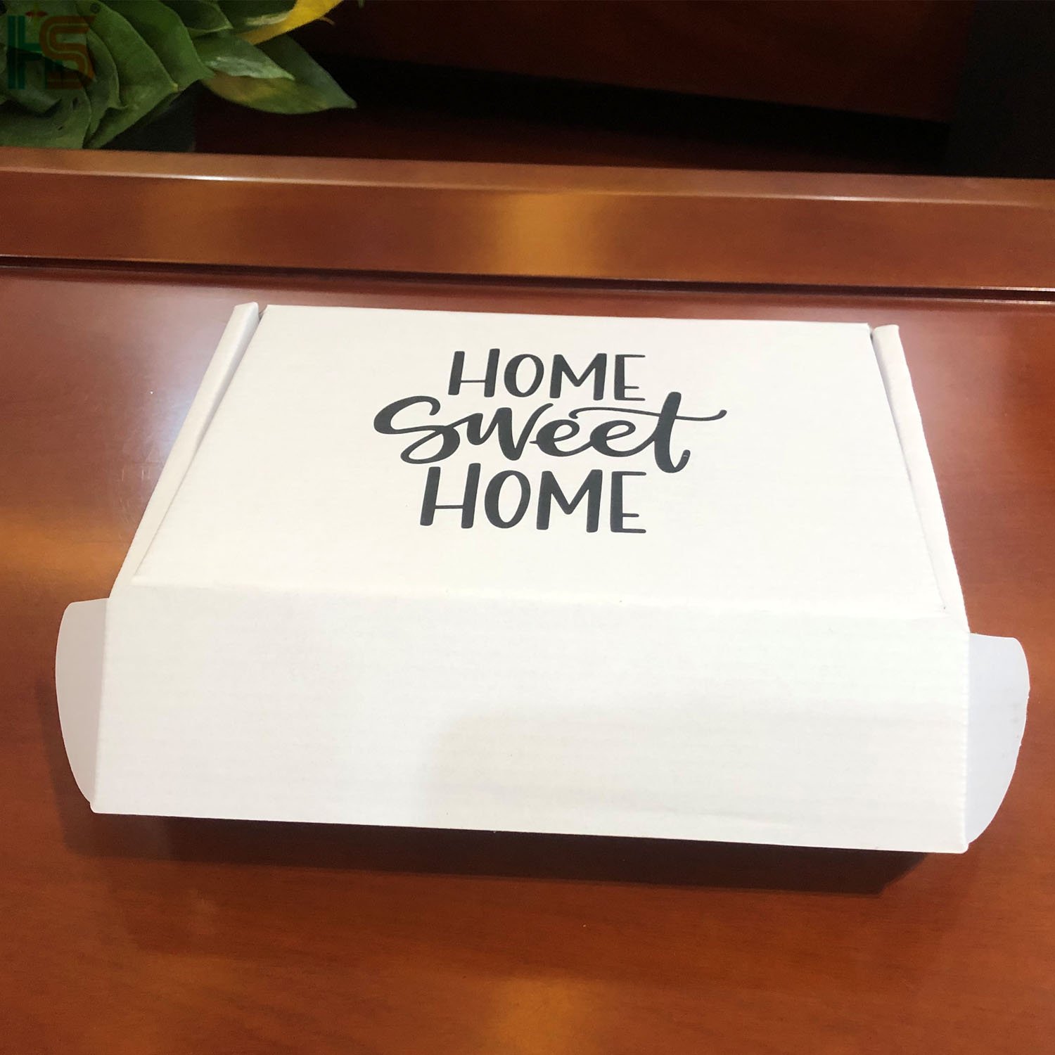 Wholesale Custom Logo White Corrugated Cardboard White Mailing Packaging Boxes For Socks