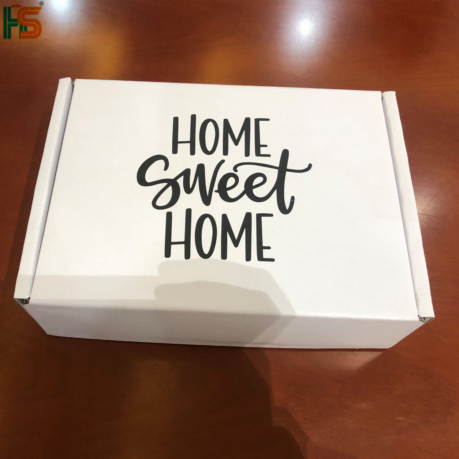 Wholesale Custom Logo White Corrugated Cardboard White Mailing Packaging Boxes For Socks