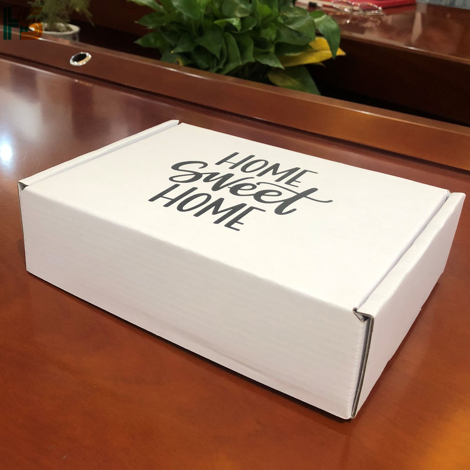 Wholesale Custom Logo White Corrugated Cardboard White Mailing Packaging Boxes For Socks