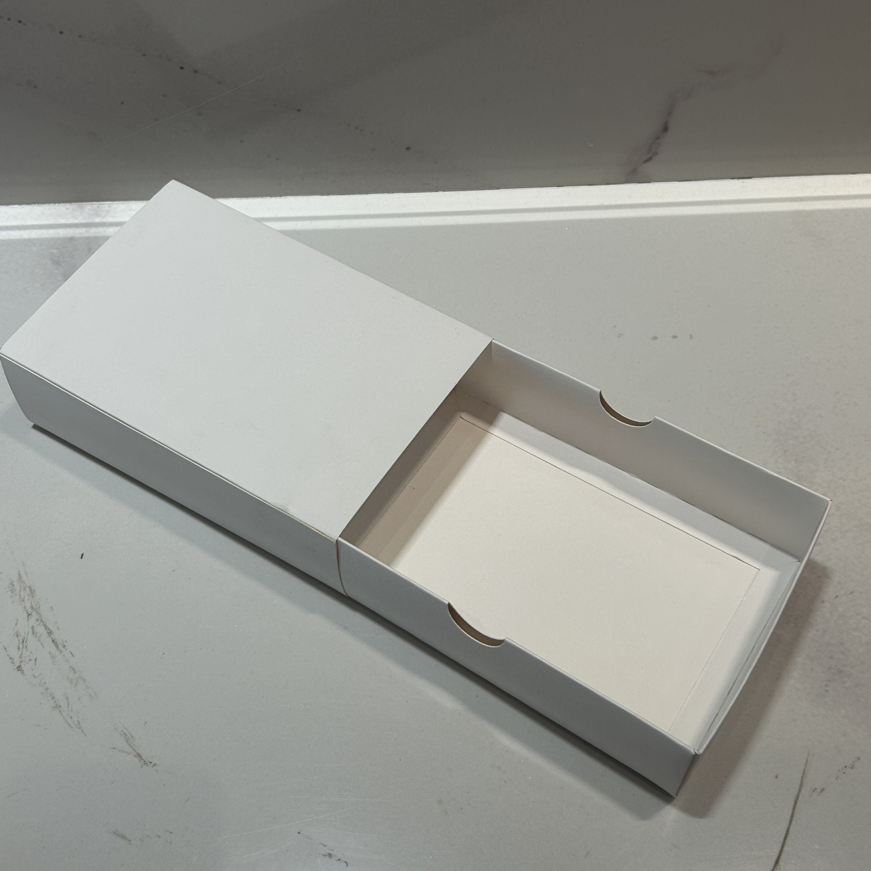 Wholesale custom logo luxury paper cardboard box clothing garment t-shirt shoes Box Packaging Gift Boxes with sponge lining
