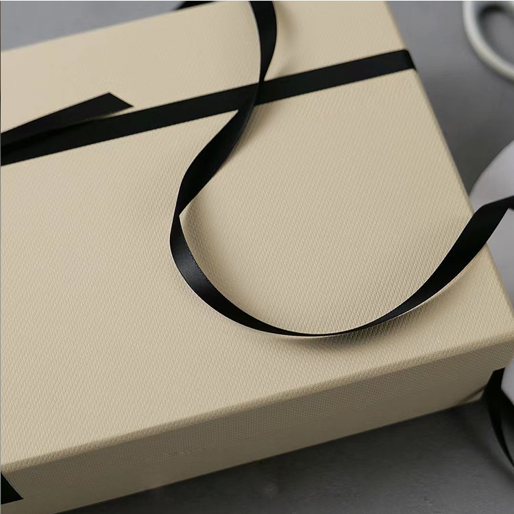 Wholesale custom printed logo cardboard paper packaging box Factory Direct White Rectangle Rigid Gift Boxes for shoes bag