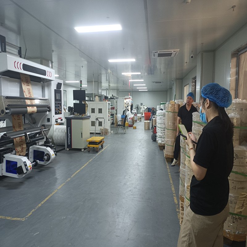 Food Grade Craft Paper Roll One Side Coated Waterproof Packaging Paper with PE Coating for Sandwiches Packaging Printing Product