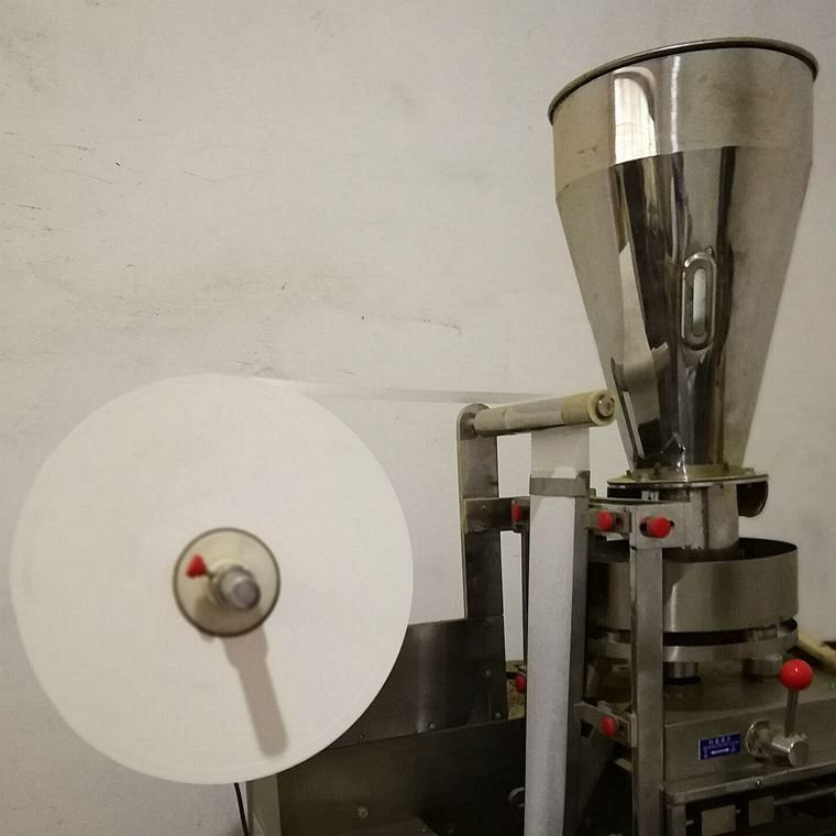 16.5 Grams Food Grade Heat Seal Tea Filter paper Roll Packing Machine With Cotton paper Seal Filter Bag Filter paper Roll