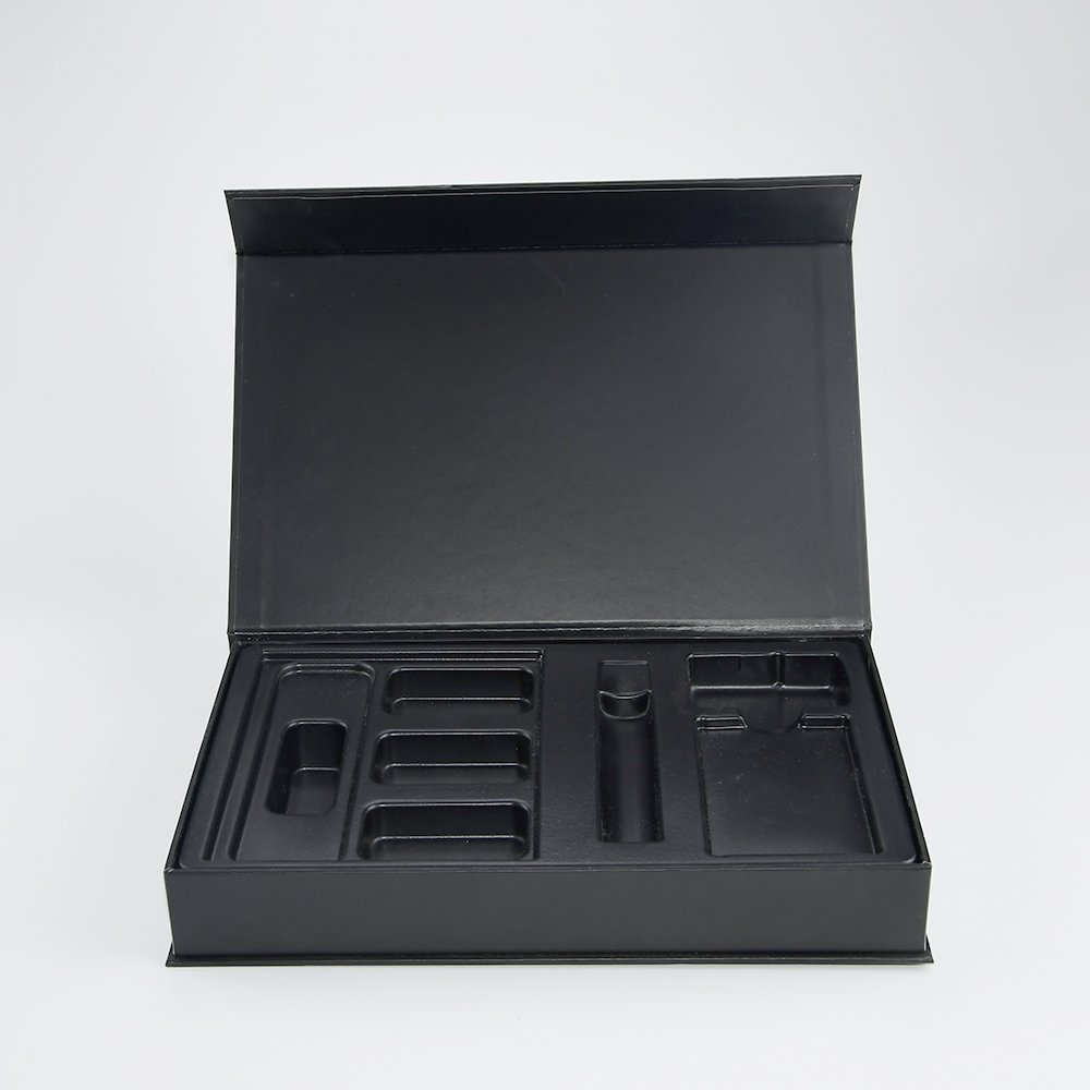 Custom Gold Foil Club Membership Card Packaging Gift Box Premium Matt Black Cardboard Magnetic Packaging Box with Blister Insert