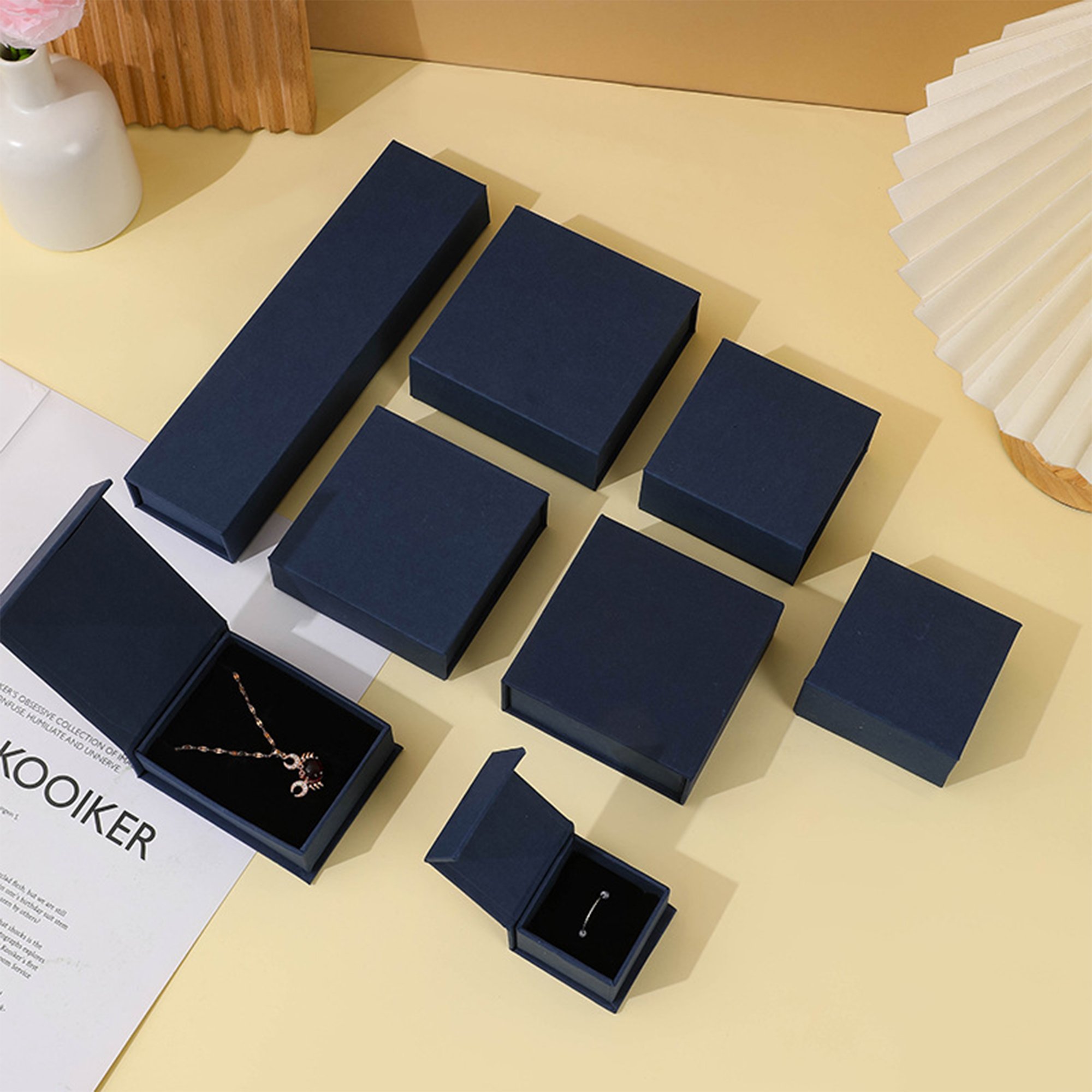 Wholesale Ring Necklace Pendant White Flip Gift Magnetic Box Packaging Paper Boxes For Jewelry Accessories