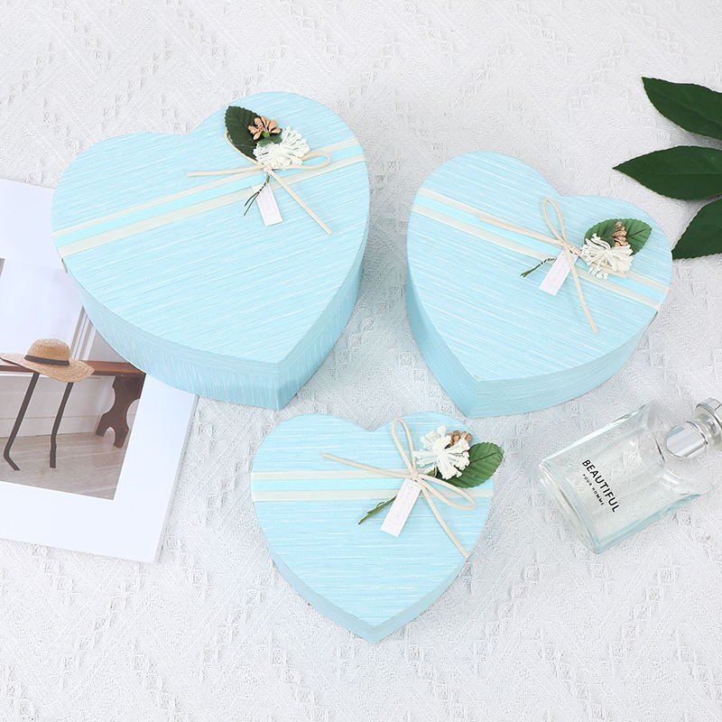 Luxury custom heart shape box gifts packaging paper box