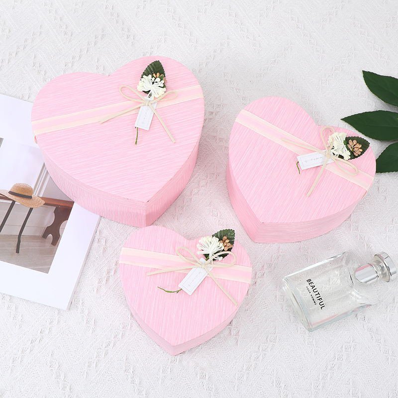 Luxury custom heart shape box gifts packaging paper box