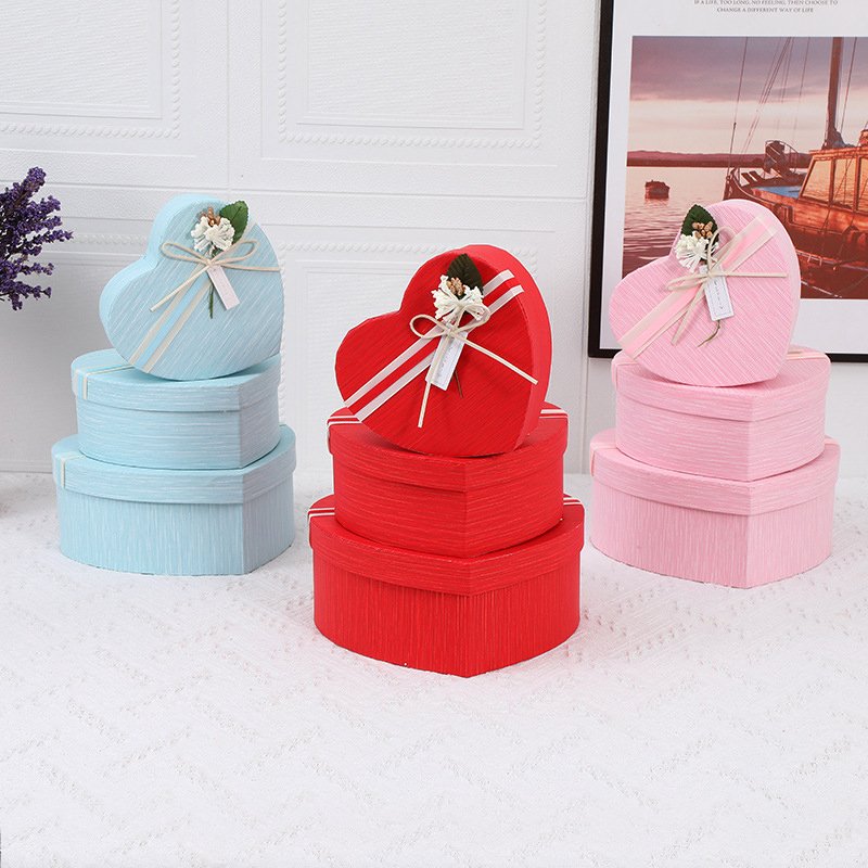 Luxury custom heart shape box gifts packaging paper box