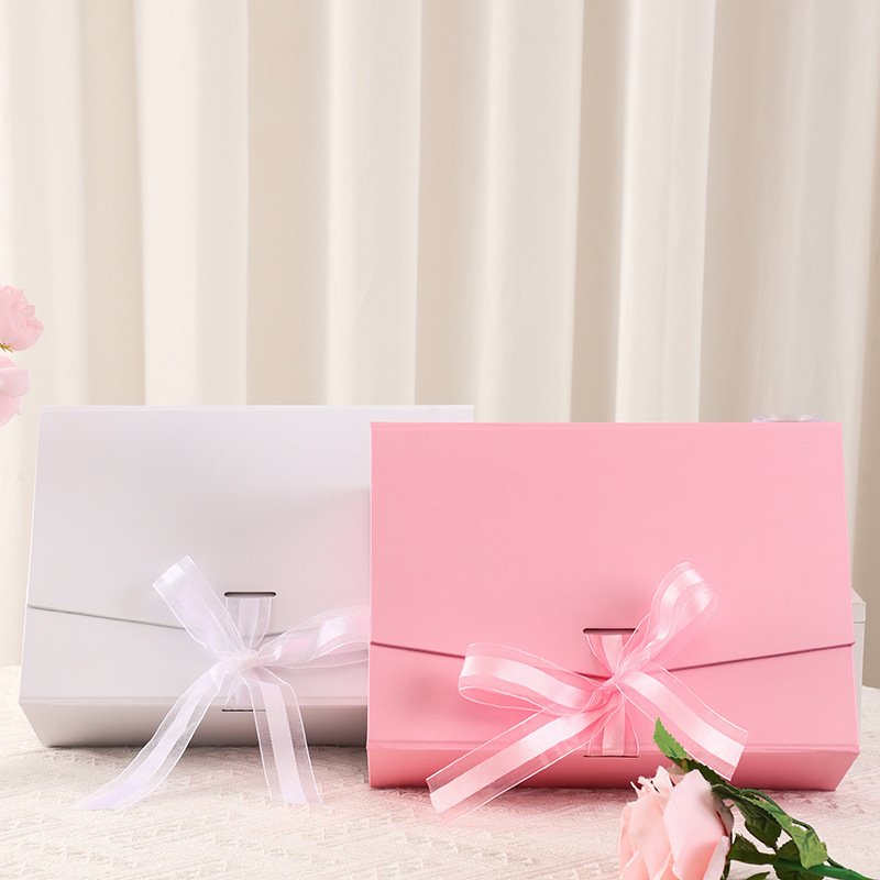 Factory Outlet Gift Boxes With Magnetic Lid Ribbon Wedding Gift Magnetic Packaging Box Custom Logo Luxury Magnetic Closure Boxes