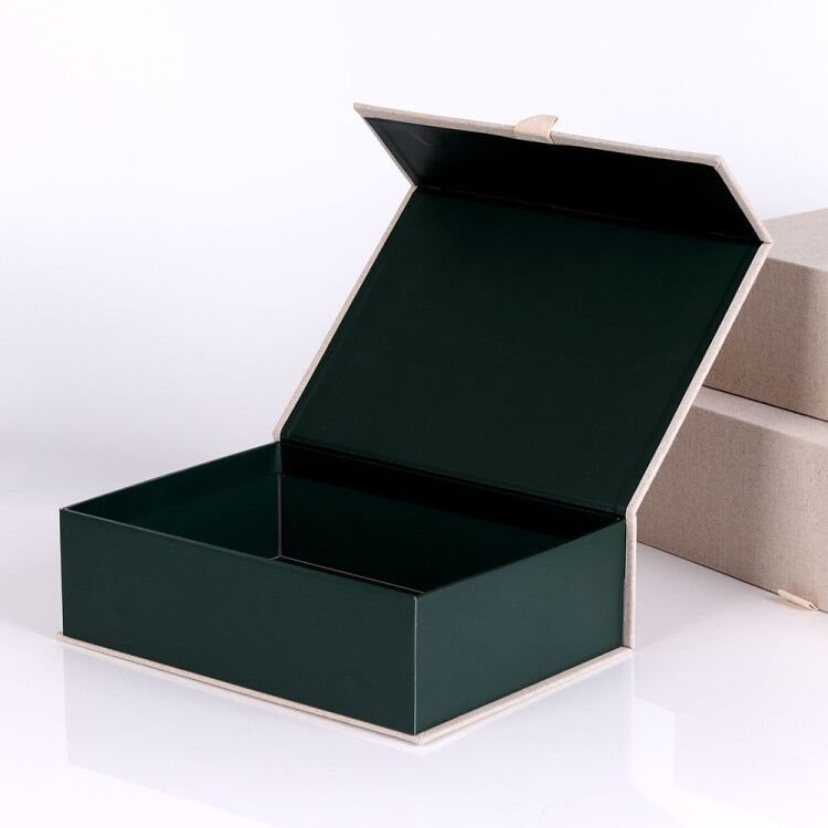 Hot sale gift boxes with magnetic lid gift box packaging with high quality paper jewelry clothing shoes gift box
