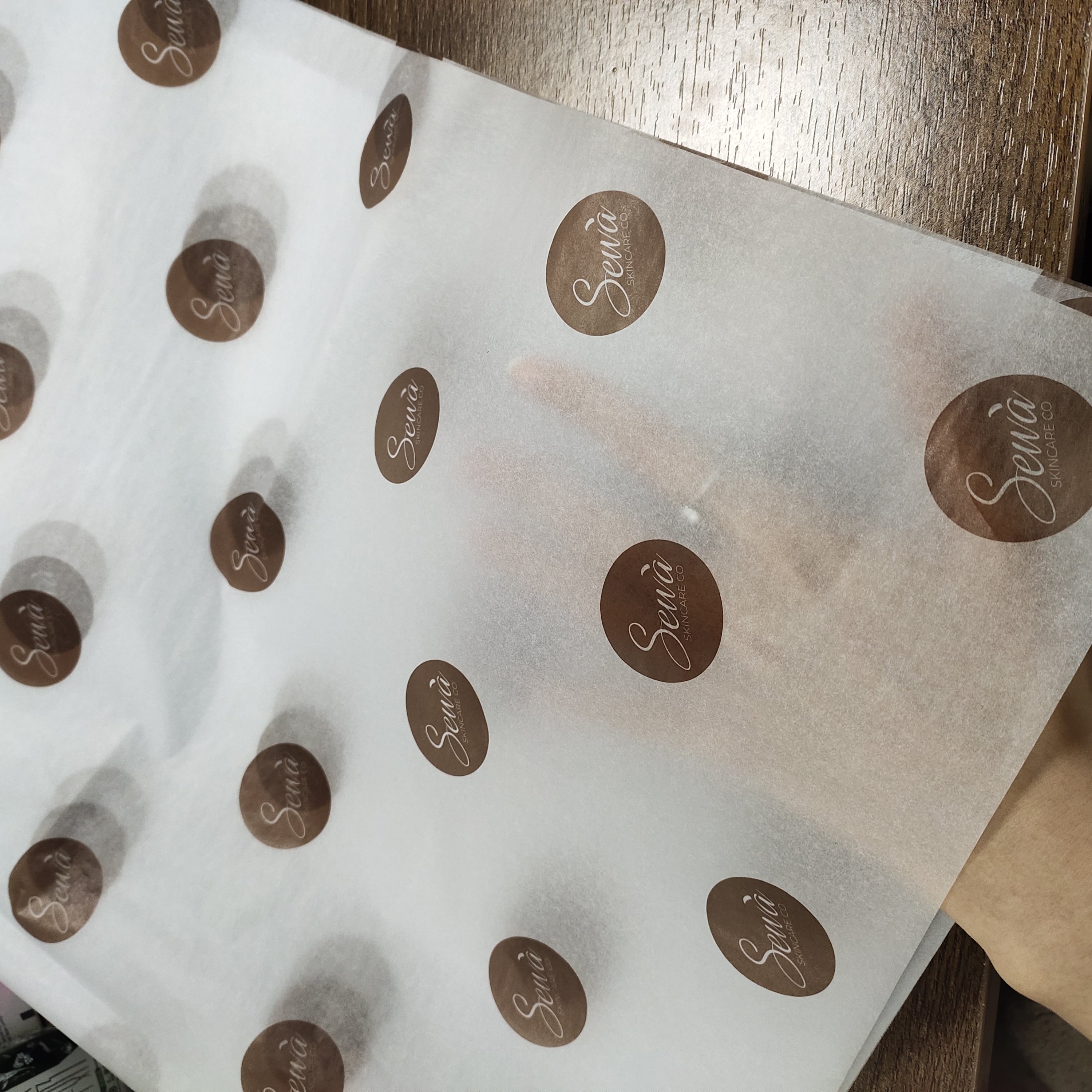 Wholesale 17gsm Luxury Printing Wrapping Paper Low MOQ Tissue Paper For Clothes Gifts Uncoated With Company Logo