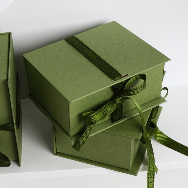 Custom Luxury Gift Box Gift Packaging Cardboard Calendar Box square paper cosmetic candle packaging gift box