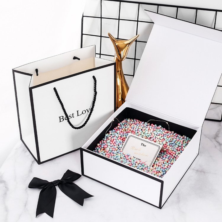 Custom Magnetic Decorative Gift Box with Lid / Large Cardboard White and Black