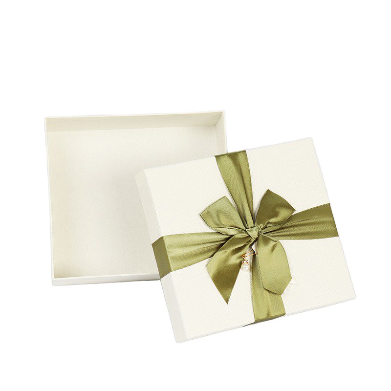 Customized Logo Wholesale White Jewelry Packaging Paper Box Bracelet Ring Earring Necklace Jewelry Gift Box