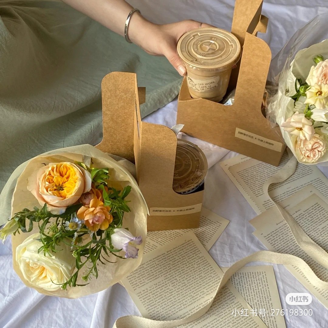 Portable Flower Arrangement Box Kraft Paper Takeaway Dessert Cake Coffee Milk Tea Packaging Flower Box for Gift