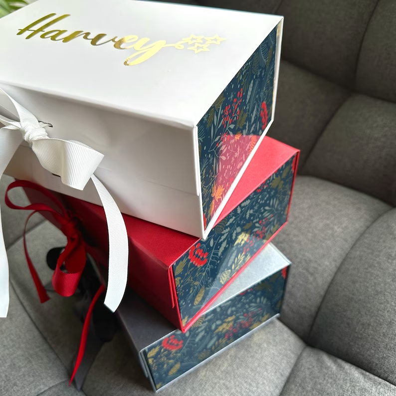 Custom Luxury Clothes Empty Lid Rigid Cardboard Paper Folding Magnetic Gift Box Packaging with Ribbon