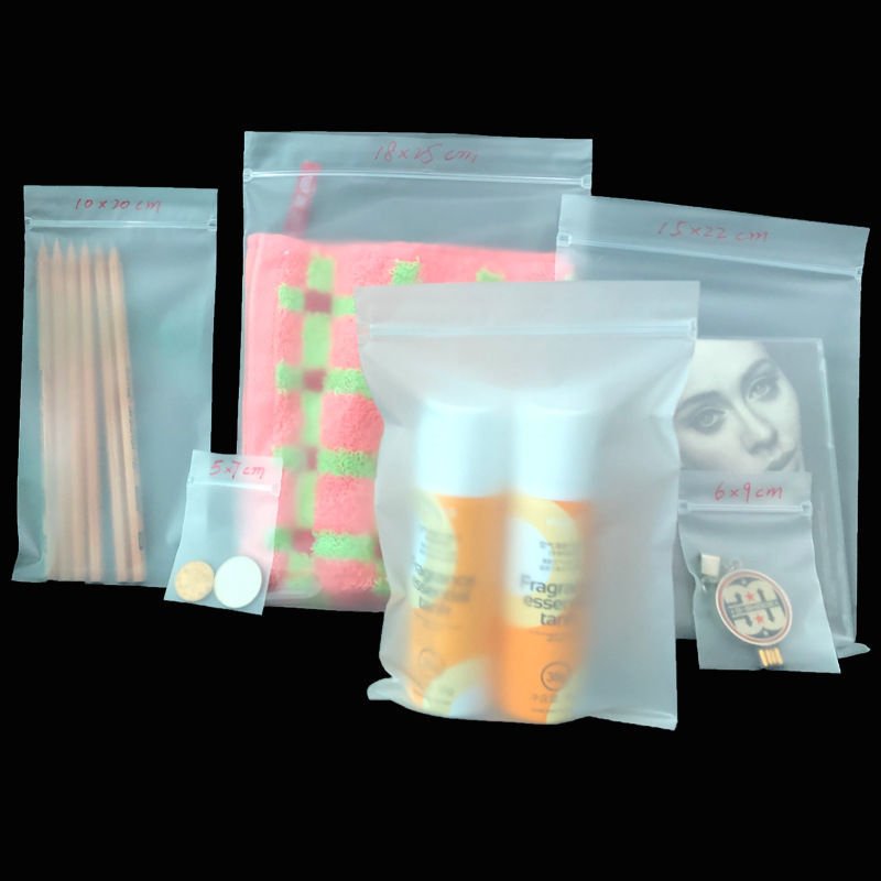 Custom Designed Zipper Plastic Clothing Packaging Low MOQ Stand-Up Pouches PE & PP Material for Food & Printing Products