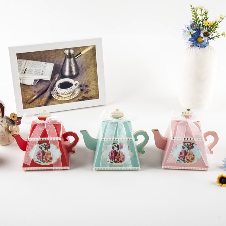 2017 hot sale kettle shape luxury wedding favor gift candy box with silk ribbon