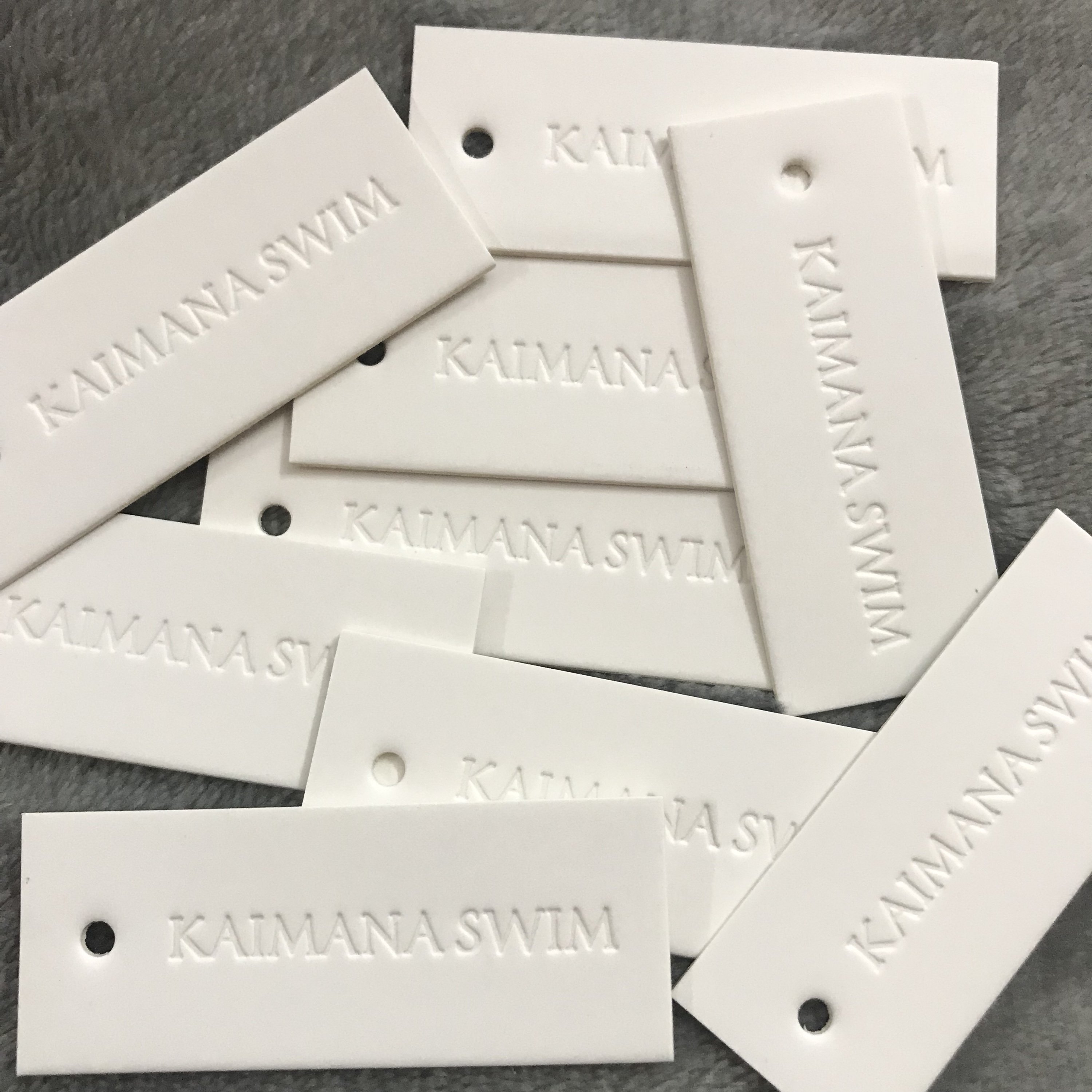 Wholesale Customize Brand Logo Name UV print Card Foil Material Hang tags Label for Gift and Print for Invitations and Labels