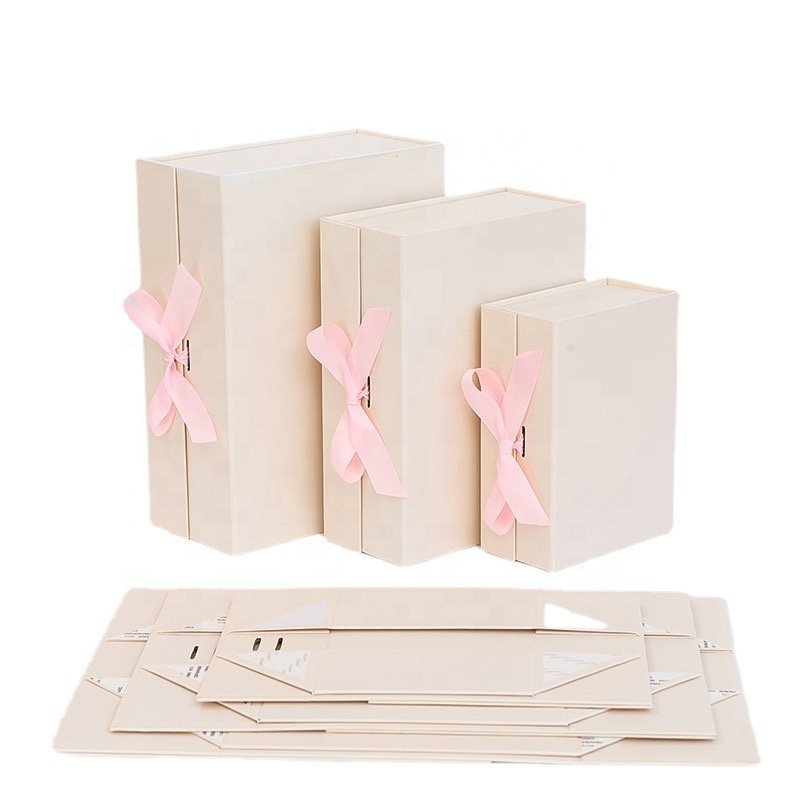 Custom Designed Magnetic Closure Rigid Cardboard Paper Carton Glossy UV Rigid Paper Box Cosmetic Clothing Packing Foil