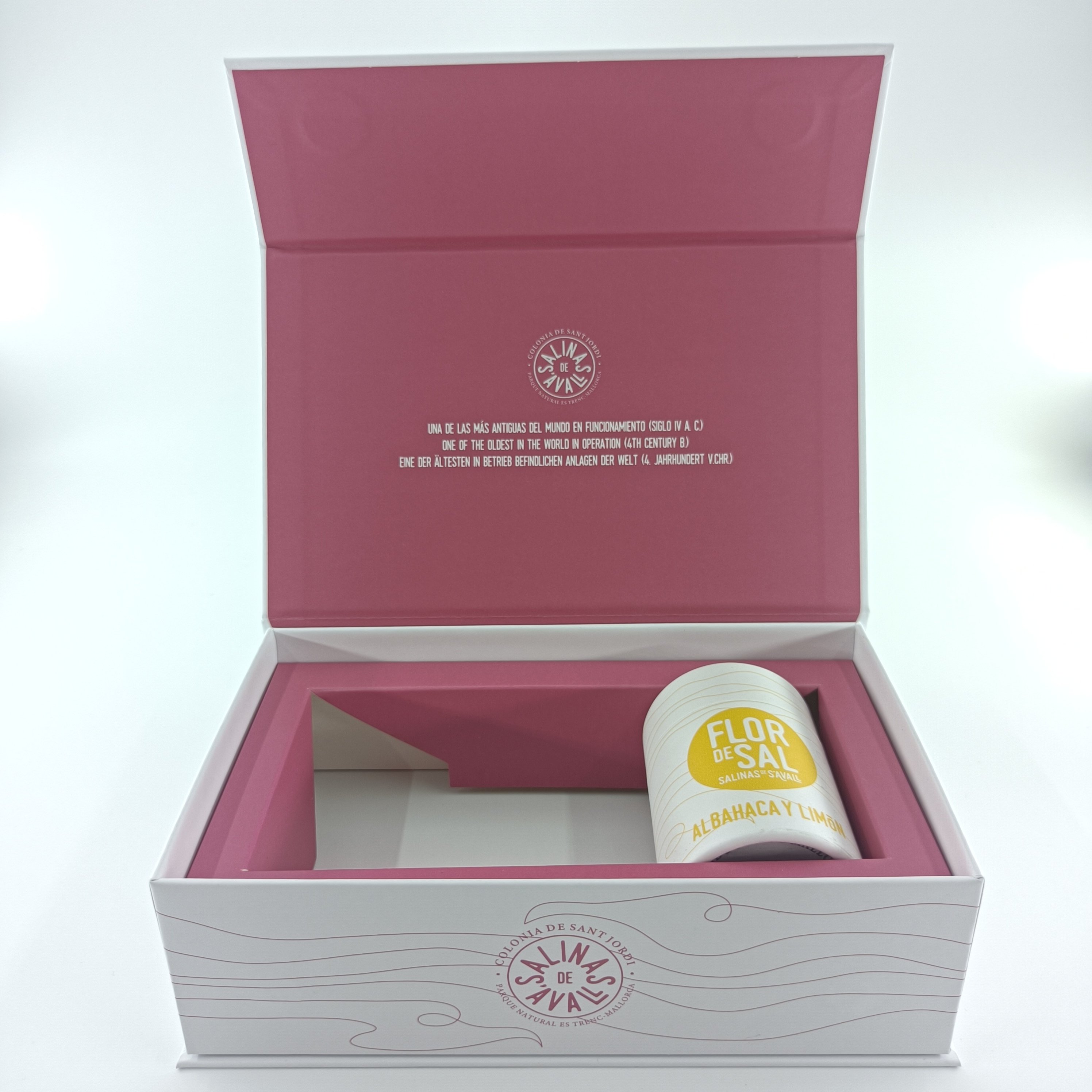 Custom Logo Luxury pink 30ML 50ML 100ML Magnetic gift box Cosmetic Paper Gift Packaging Perfume Boxes