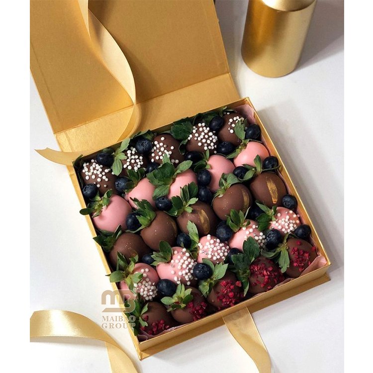 Custom Paper Folding Gift Box For Chocolate Luxury Chocolate Box With Magnetic Closure Strawberry Desserts Packaging Paper Box