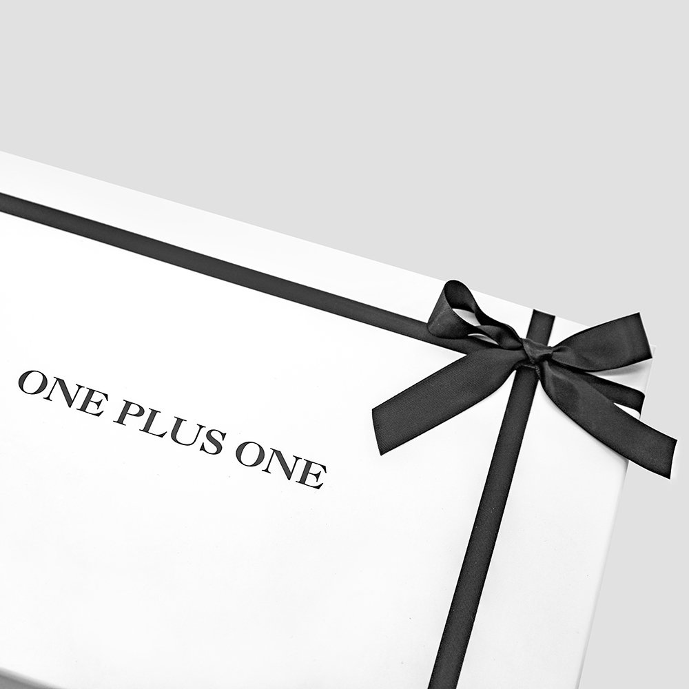 Custom Logo Luxury White Cardboard Paper Packaging 2 piece Removable Lid Rigid Gift Box