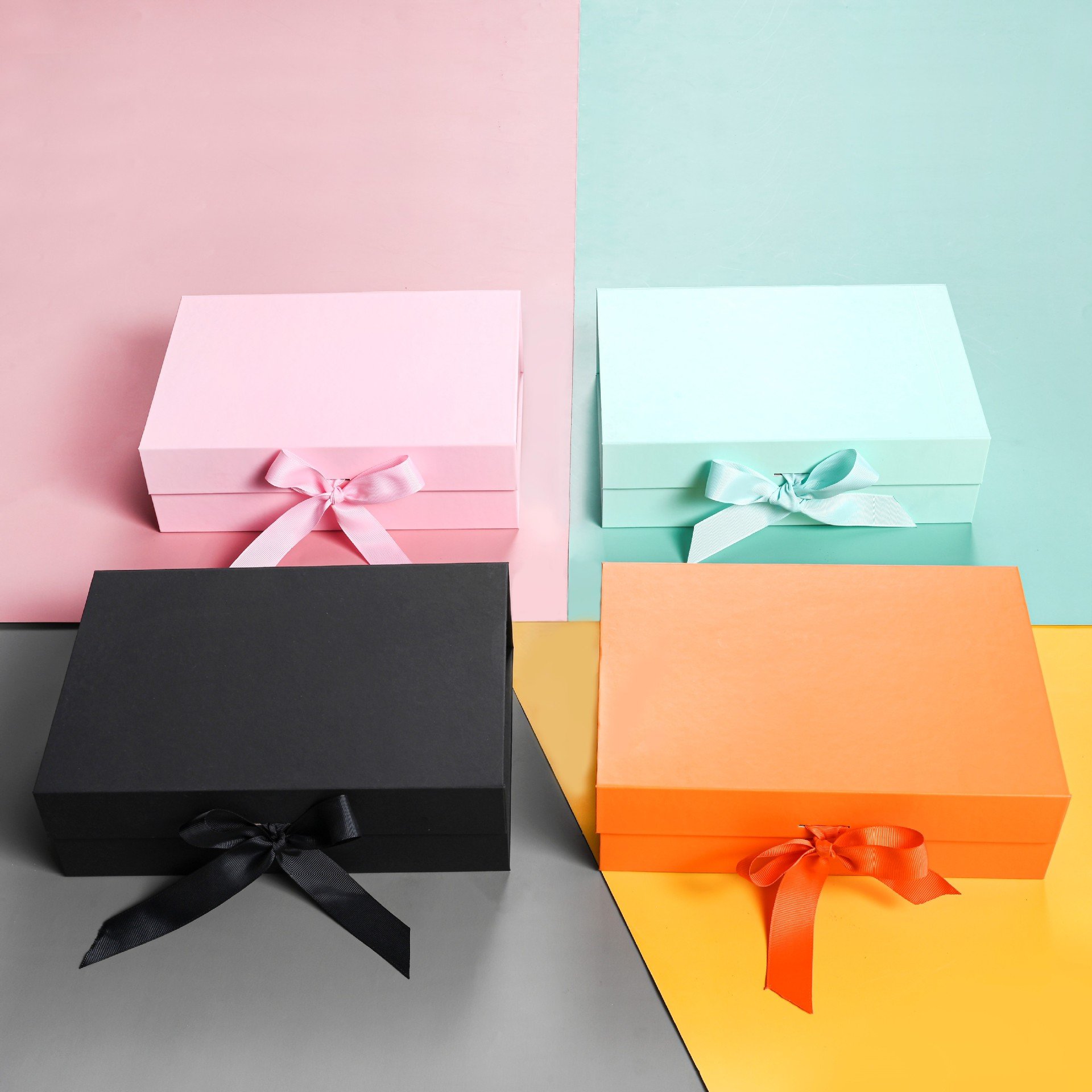 Wholesale Luxury Pink Custom Logo Magnetic Closure Folding Box Apparel Corrugated Mailer Box Shoes Clothes Gift Packaging Box