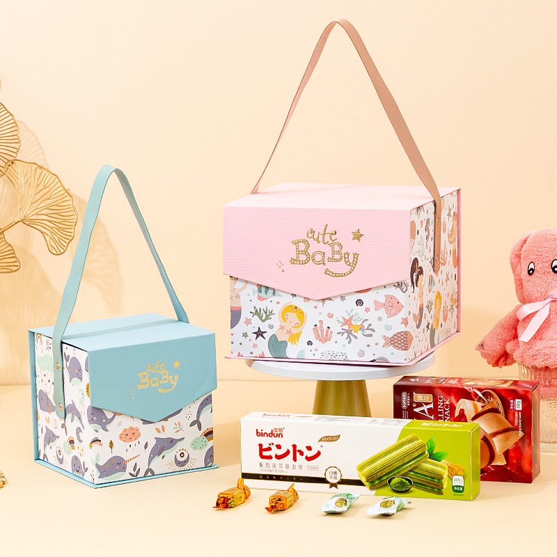 Custom Cute Gift Boxes Square Children's Toy Packaging Box For Baby Clothes Package Cardboard Box With Handle