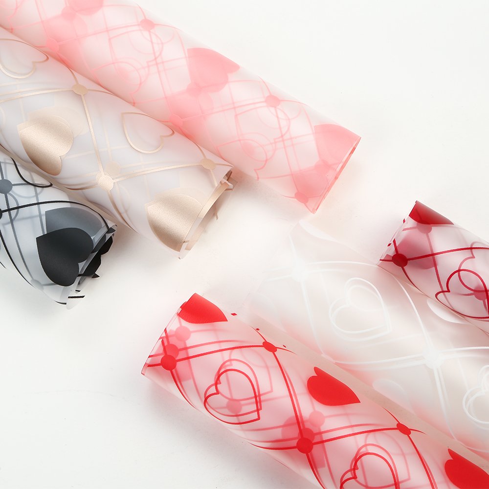 Valentine's Day Flower Gift Packaging Waterproof Plastic Film OPP Custom Heart Print Wrapping Paper for Florist Bouquet Gift