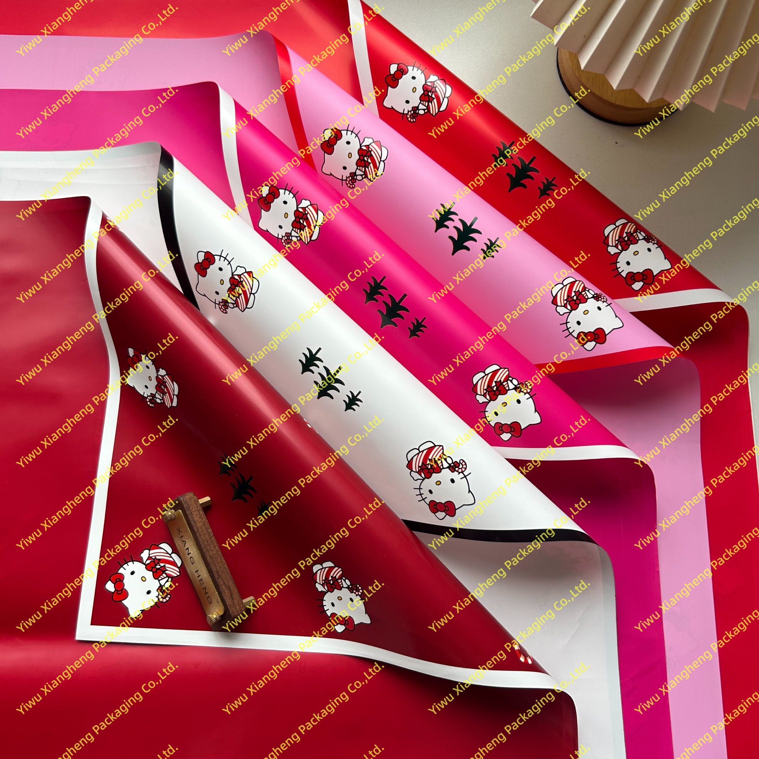 Factory New Design Christmas Kitten Pattern Colorful Thickened Waterproof Flower Wrapping Paper Flower Shop Sweet Flower Paper
