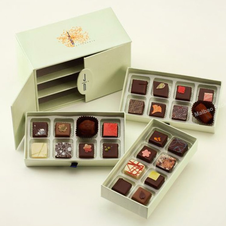 Wholesale Custom Printed Luxury Folding Rigid Paper Gift Box Sweet Chocolate Box With Printing Paper Tray Food Packaging