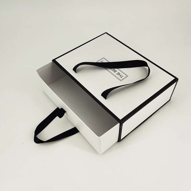 Wholesale eco friendly luxury gift lipstick cosmetics paper gifts set cardboard packaging box for small business