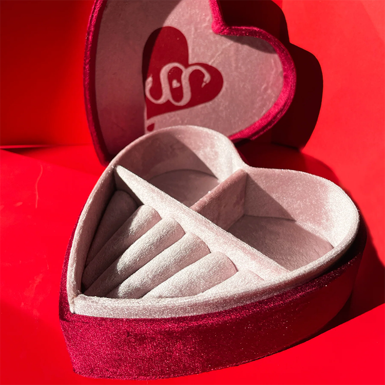 Burgundy Heart Shape Jewelry Box For Necklace Bracelet Ring Box Velvet Travel Jewelry Box Perfect Christmas And Holiday Gift