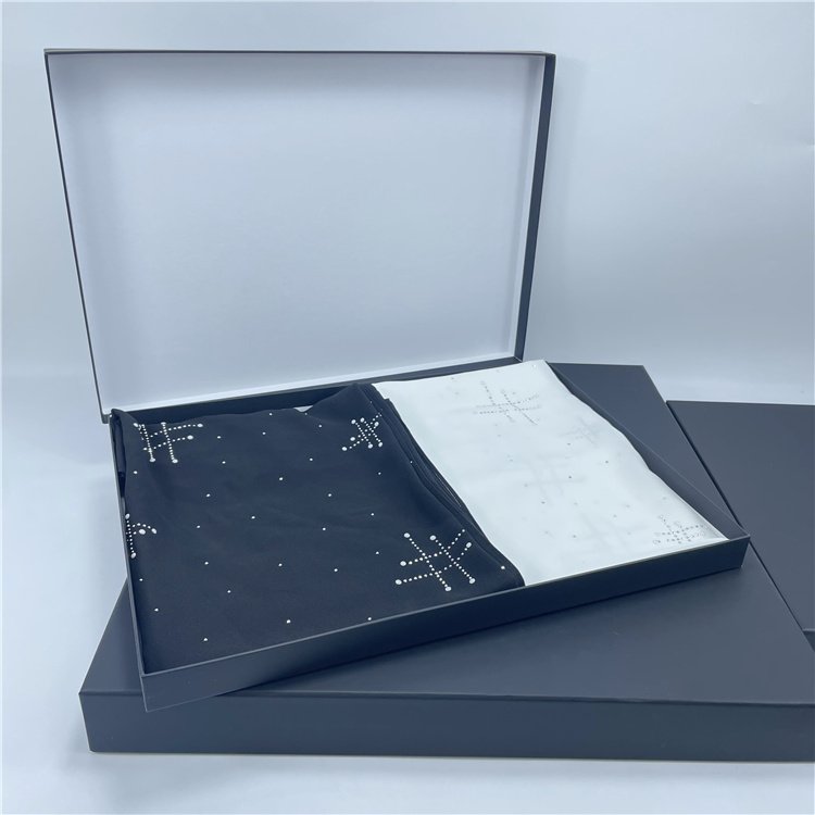 Reusable Golden Stamping Black Paper Clothing Customizable Logo Hard Scarf Box Packing Luxury Packaging Supplier Box With Lid