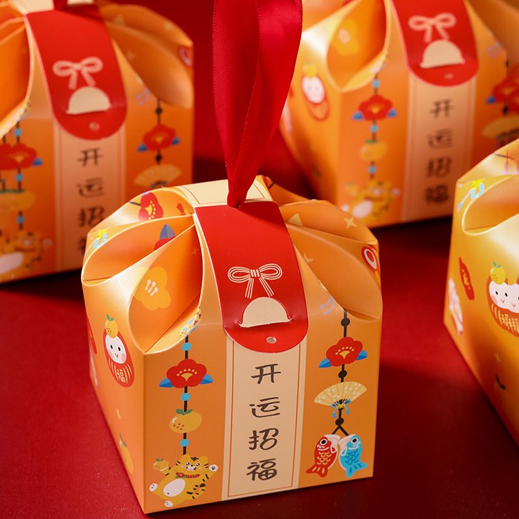 2022 New surprise party gift with box packaging red chocolate snow biscuit packaging box portable toffee Hi candy box wholesale