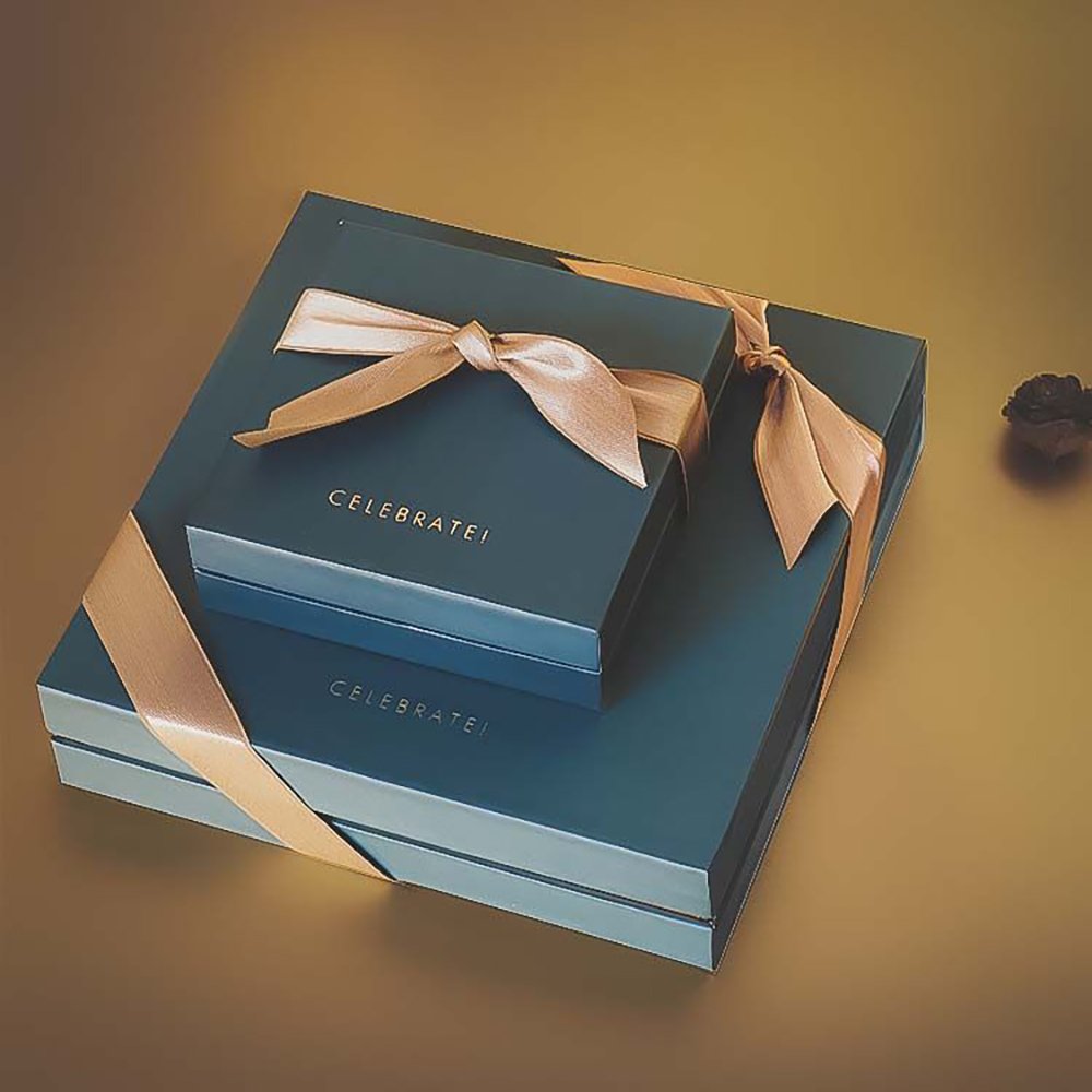 Custom Logo Luxury Navy Rigid Removable Lid And Based Cardboard Packaging Paper Gift Box With Ribbon